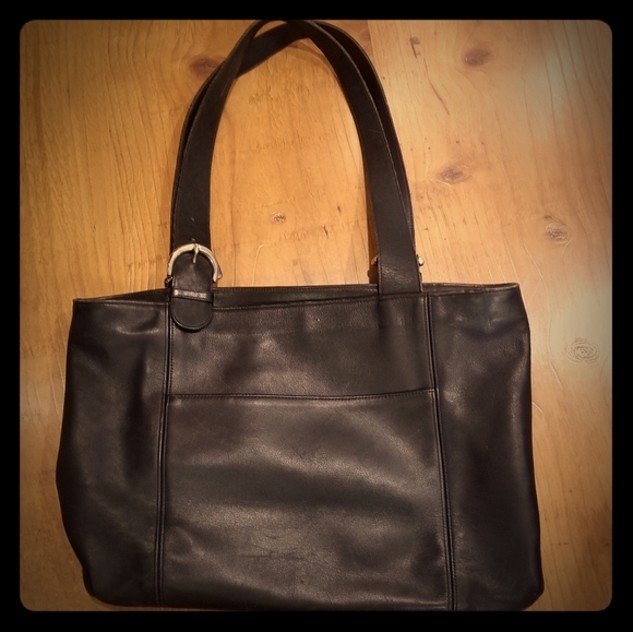 Coach Handbags - Coach leather tote